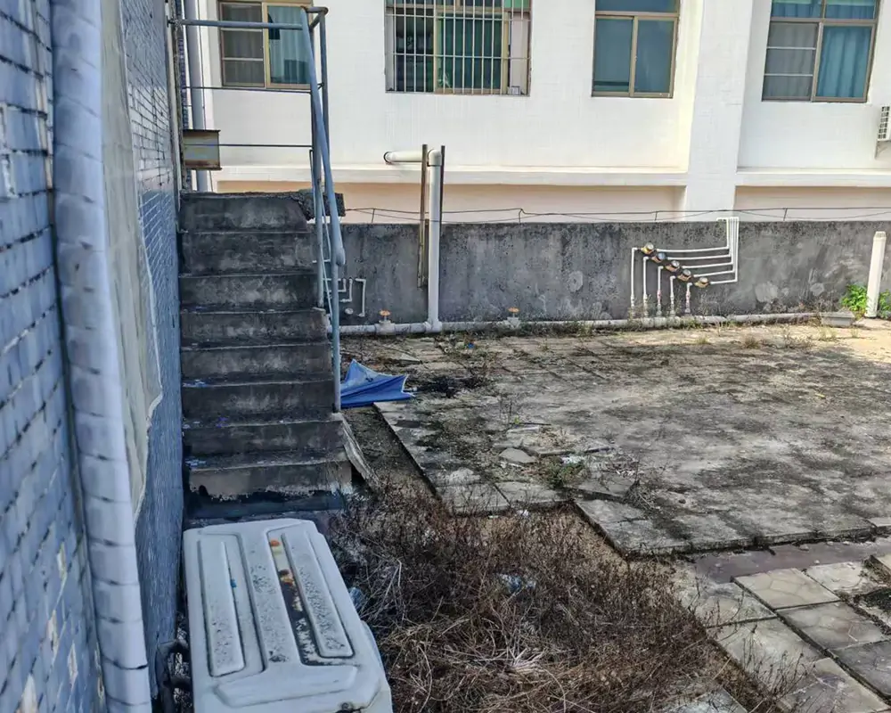 天台／縫隙滲水（樓板老化、伸縮縫位渗水）